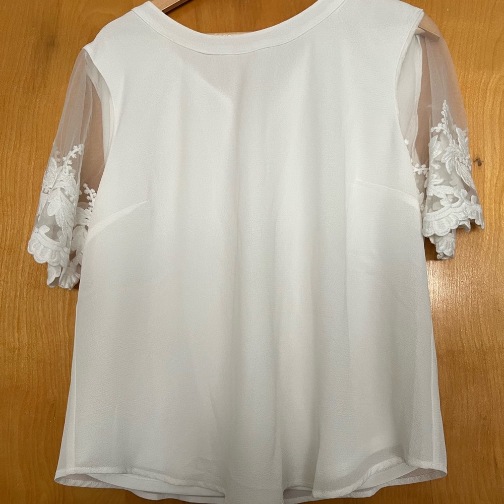 LuLus Lisa Marie White Embroidered Top